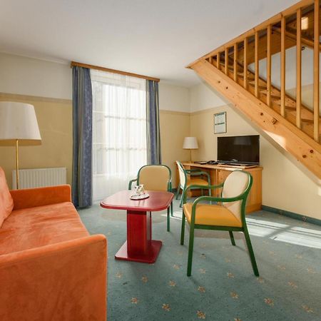 Hotel Restaurant Lebzelter アルテンマルクト・イム・ポンガウ エクステリア 写真